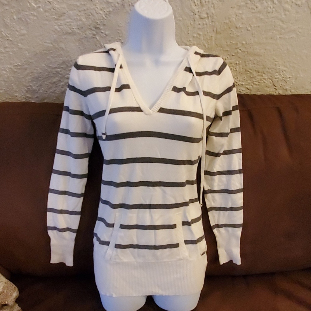 Guess top